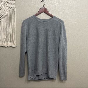 Lululemon women’s sweater cut off edge size 6